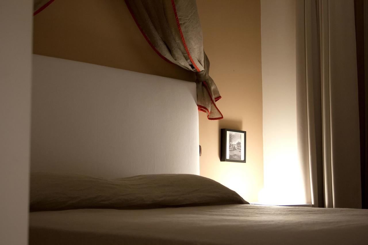 Deluxe Room,1559771554:JPEG